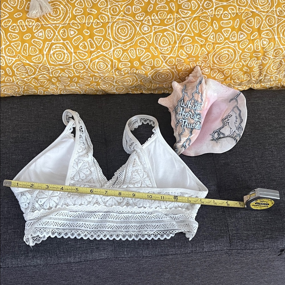#1495+ Aerie Lace Bralette in White - Picture 3 of 11